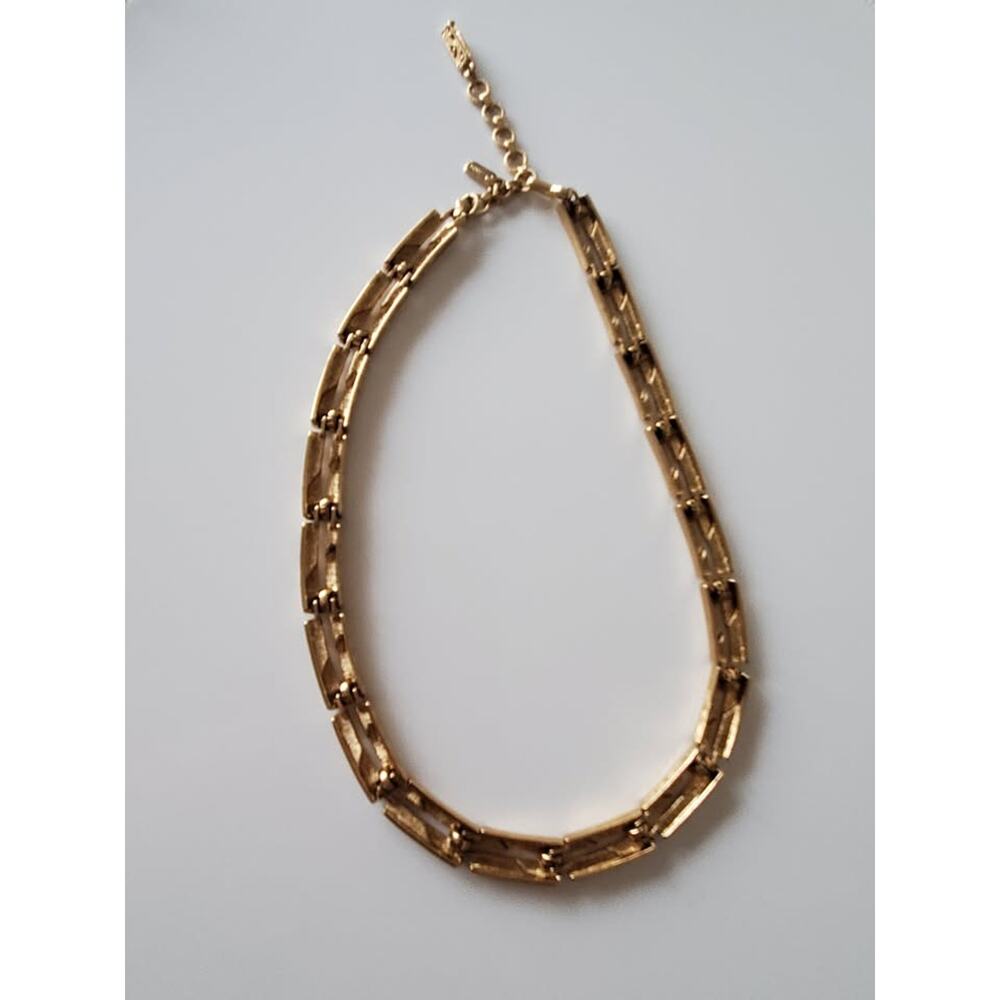 Vintage Monet Gold Tone Long Rectangle Link Choker Necklace - Picture 5 of 5